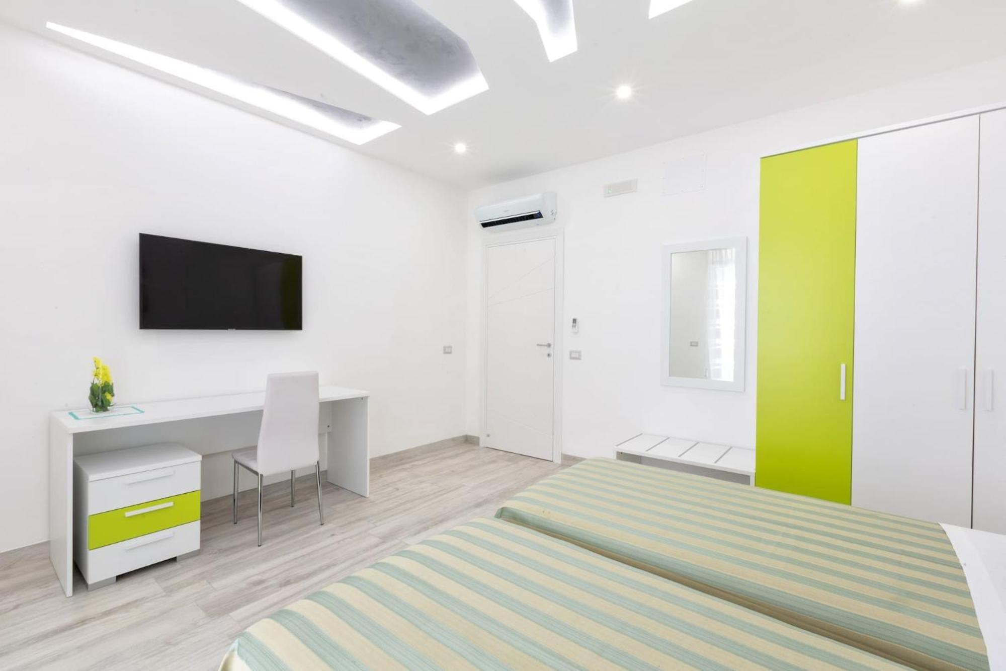 Sorrentovibes - New & Stylish Two Bedroom Apartment With Balconies Zewnętrze zdjęcie