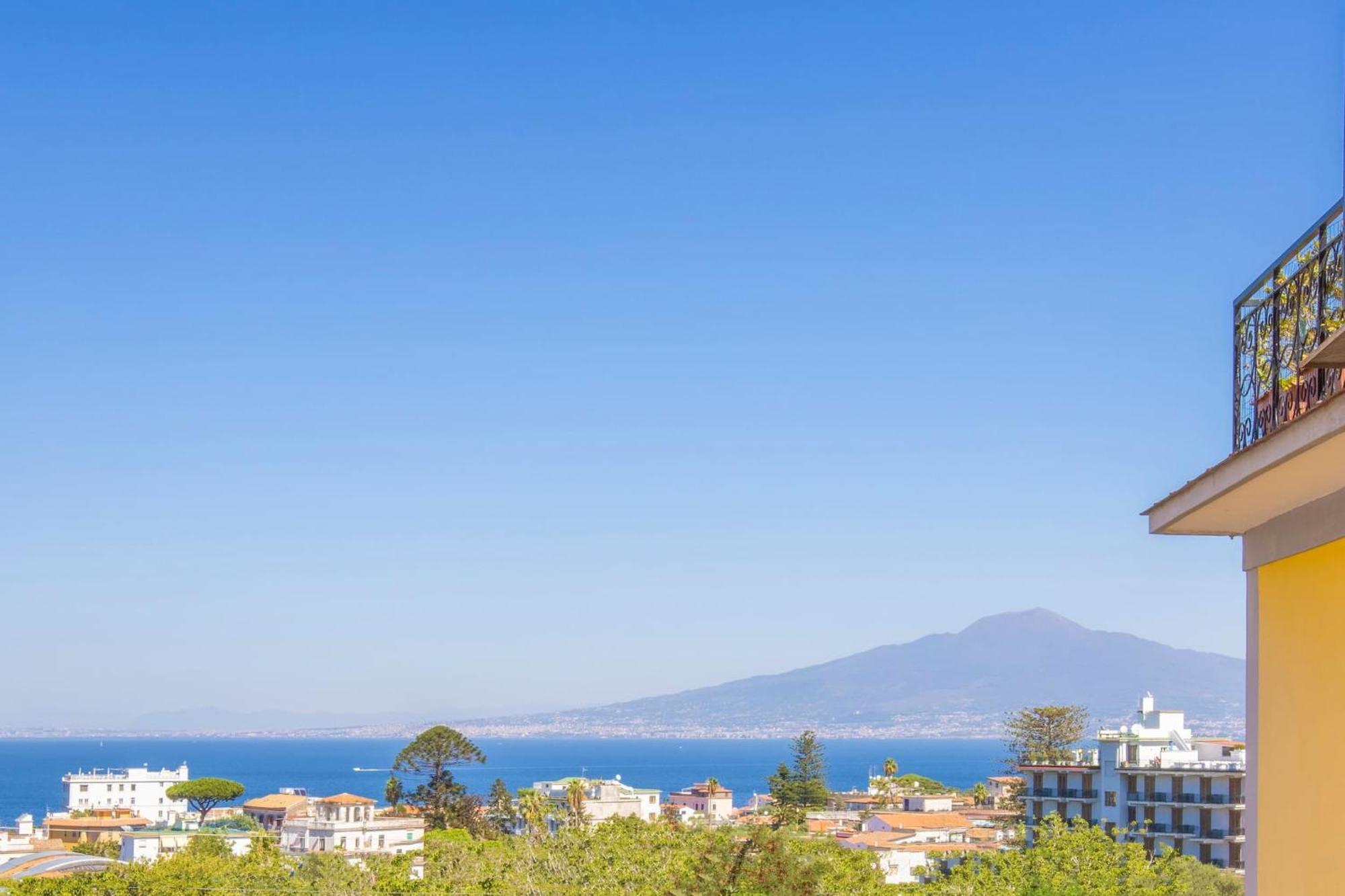Sorrentovibes - New & Stylish Two Bedroom Apartment With Balconies Zewnętrze zdjęcie